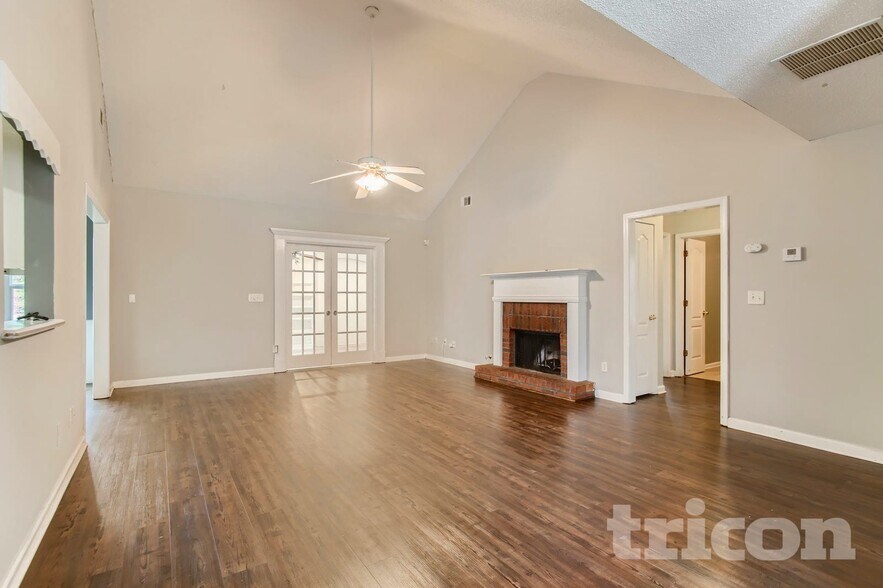 Building Photo - 1105 River Green Ct