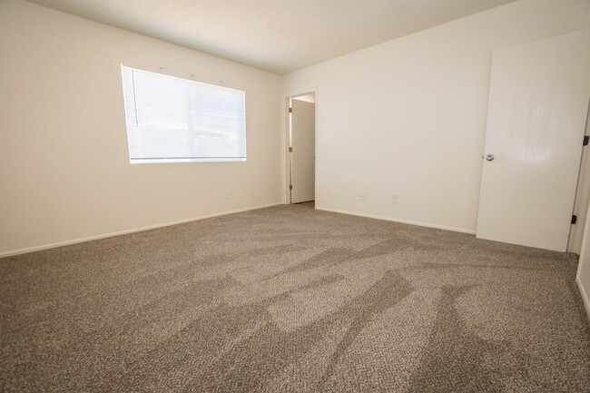 Building Photo - 100 Terra Dr