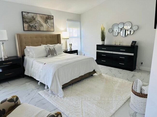 Building Photo - 18266 Covina Way