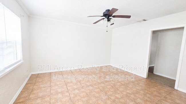 Building Photo - 2526 Edmond Cir