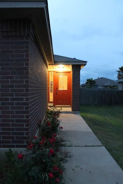 Building Photo - 1009 Clayton Dr