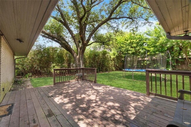 Building Photo - 5018 Willowbend Blvd