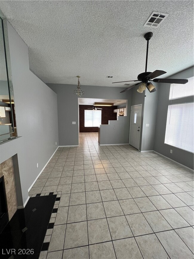 Building Photo - 1718 Comstock Dr