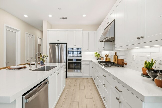 Building Photo - 27233 W Red Willow Ct