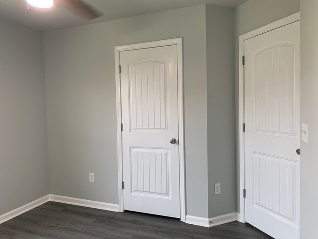 Building Photo - Luxurious Garner Home, Fenced Yard, Commun...