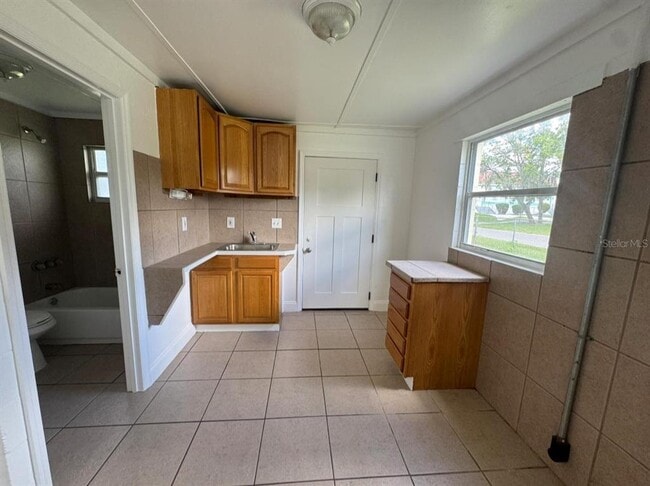 Building Photo - 1107 SW Fort King St