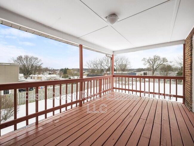 Building Photo - 1001 Pope Ave