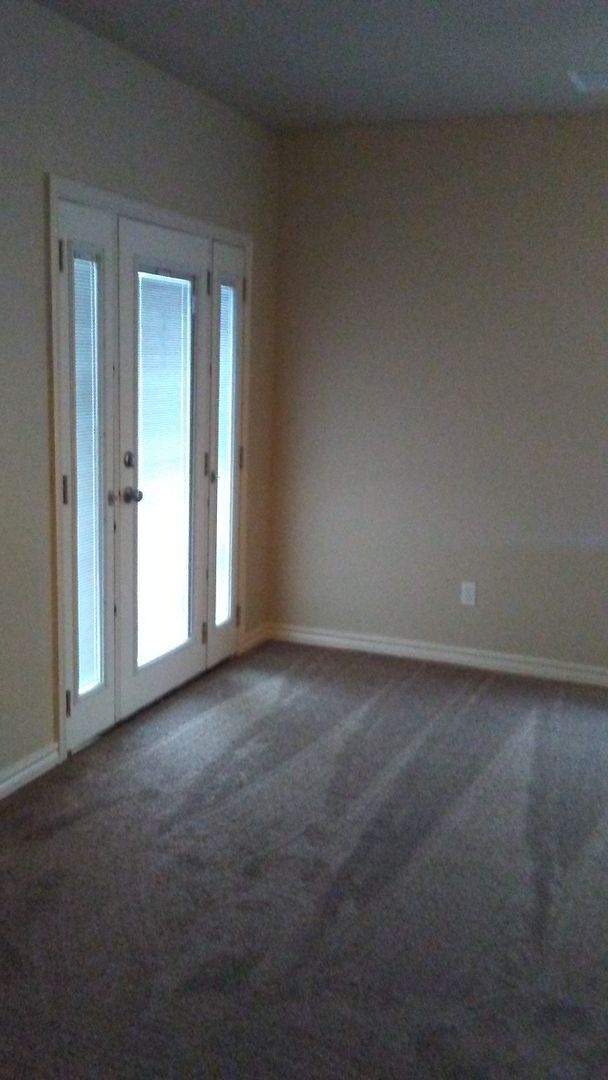 Building Photo - 3 bedroom home in Moore (OKC).