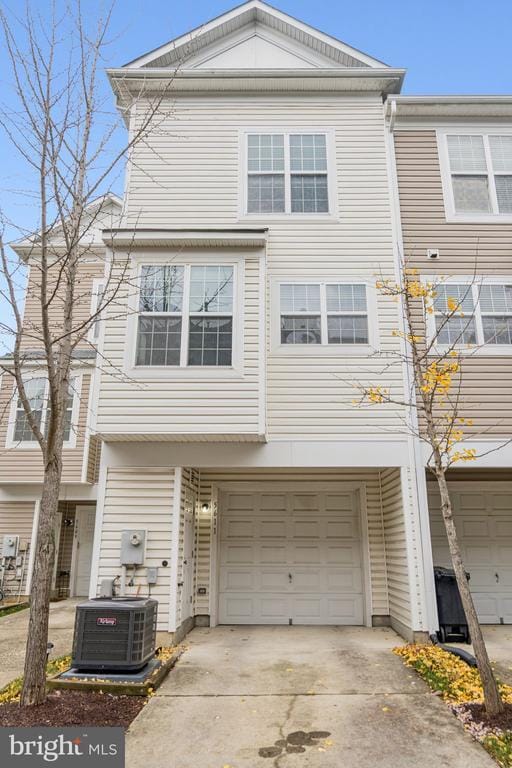 Building Photo - 5611 Hartfield Ave