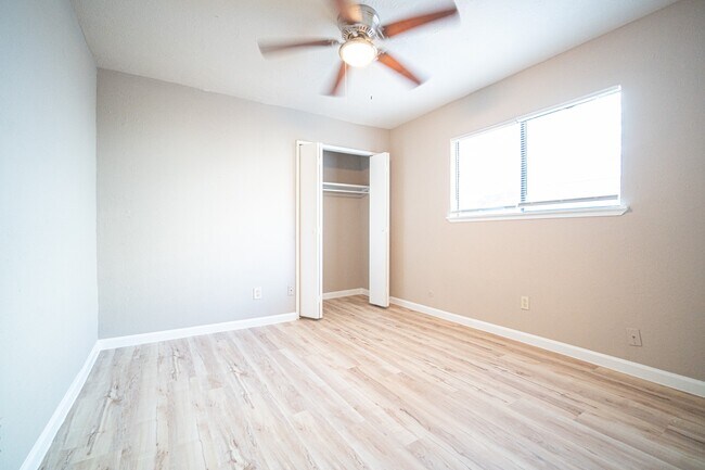 Building Photo - 2026 Quail Valley E Dr