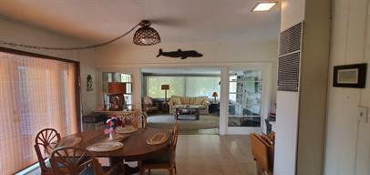 Building Photo - Charming beach house in beautiful New Smyrna Beach