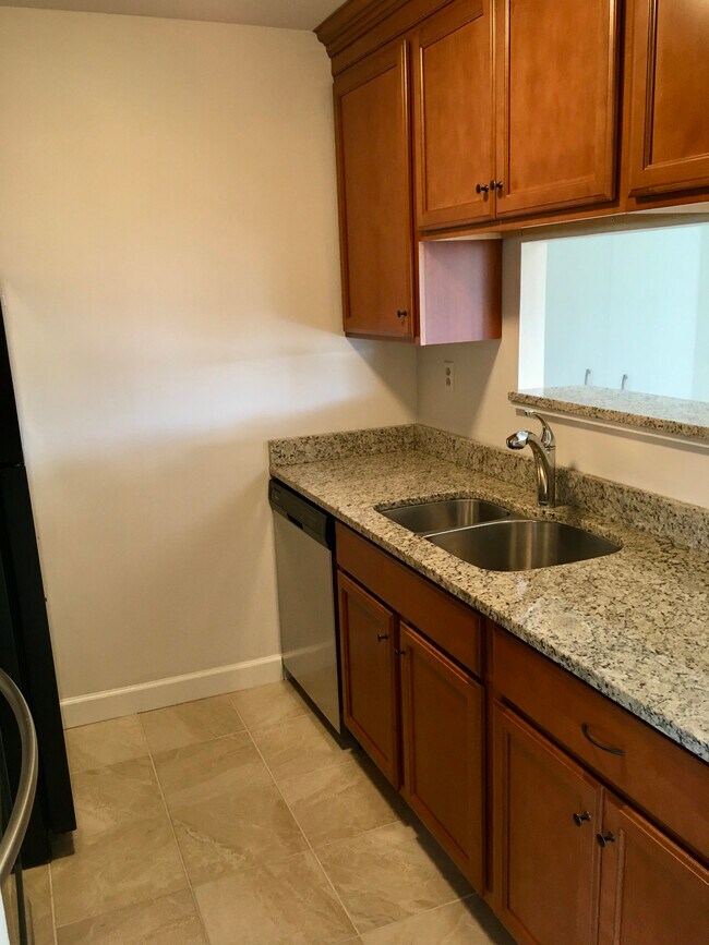 Building Photo - 148 Breakwater Dr