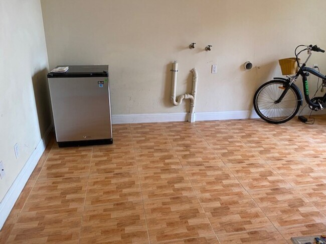 Building Photo - RC - 246 6th Ave, SF (RC)