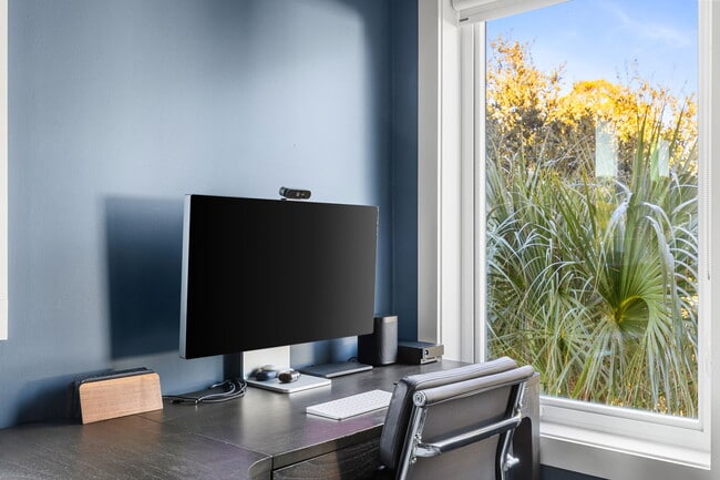 Building Photo - 508 E Huron Ave