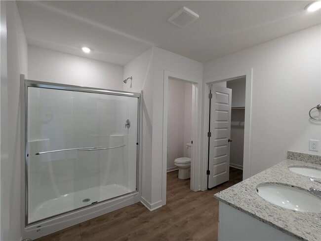 Building Photo - 1040 Rently St