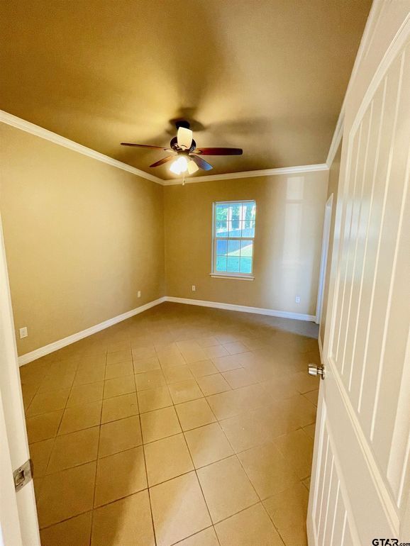 Building Photo - 225 S Fenton Ave