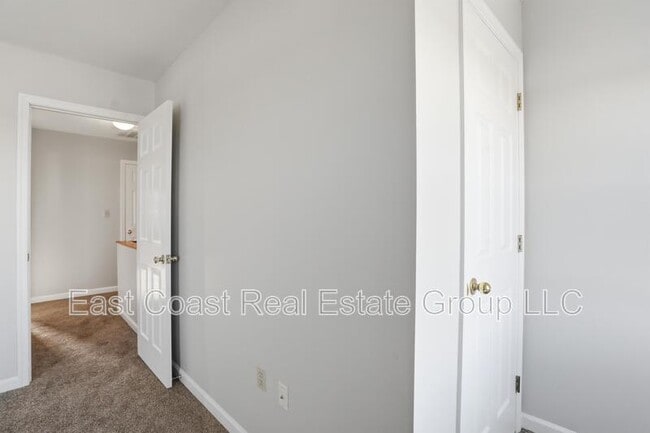 Building Photo - 257 School House Dr