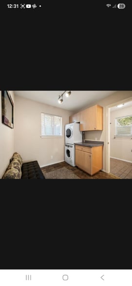 Building Photo - 1410 E Ash Ave