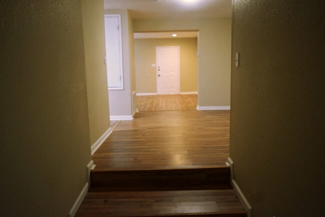 Building Photo - 2623 Irwin Dr