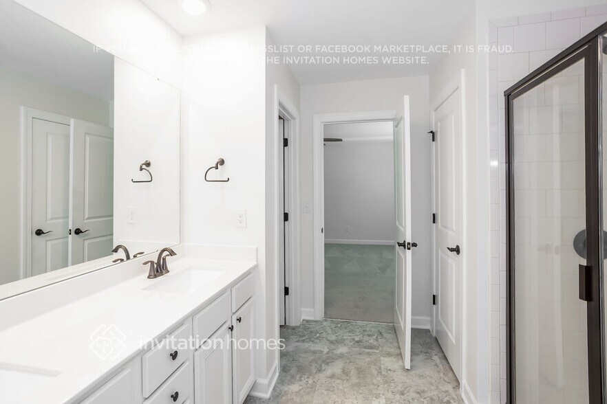 Building Photo - 5715 Fenway Dr