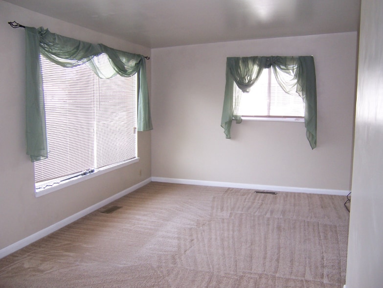 Building Photo - 2897 S 3050 W