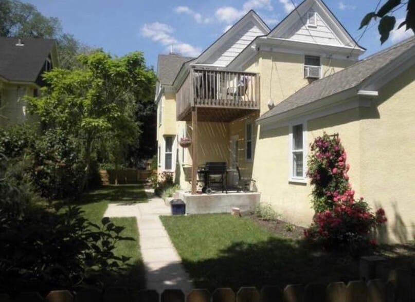 Building Photo - 3117 Harriet Ave