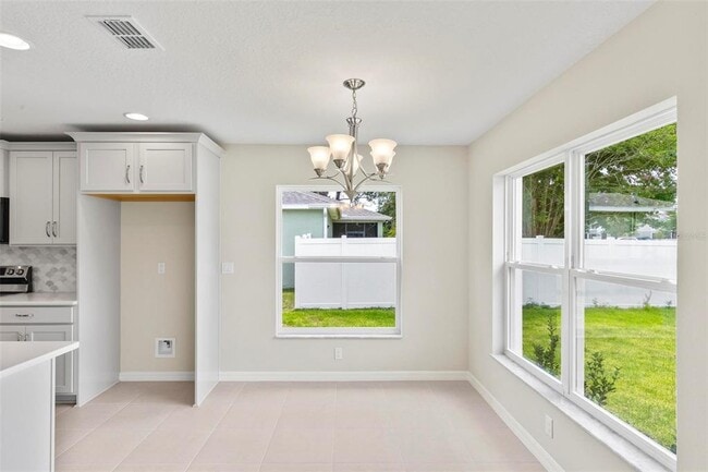 Building Photo - 11 Buffalo Grove Dr