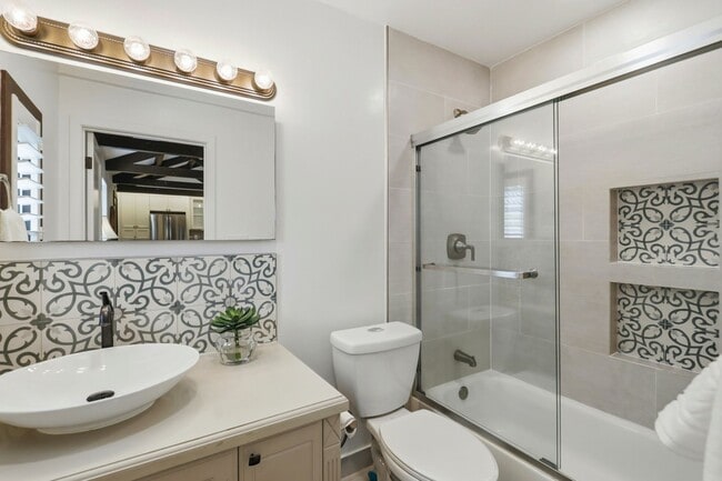 Building Photo - Epic custom remodel on this 1930s Spanish-style home near Downtown Willow Glen!