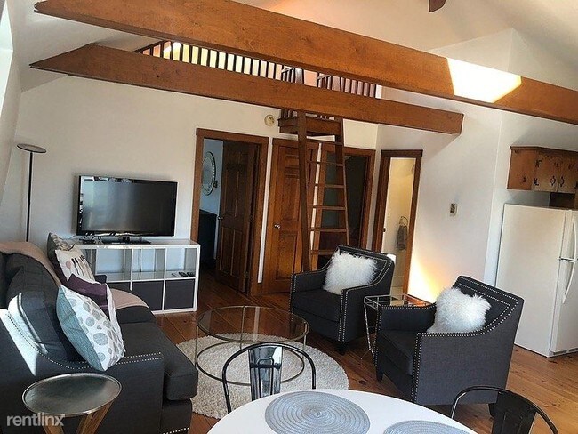 Primary Photo - 2 br, 1 bath Apartment - 134 Ridgewood Road