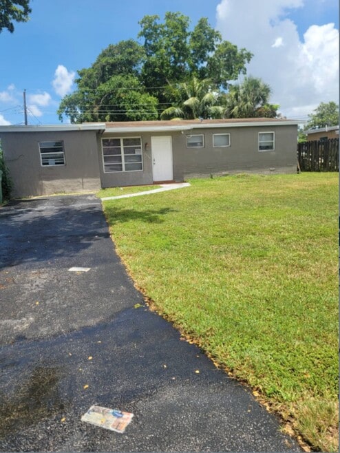 Building Photo - 2576 NW 64th Terrace