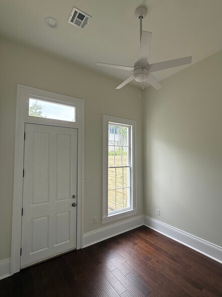 Building Photo - 1423 Thalia St