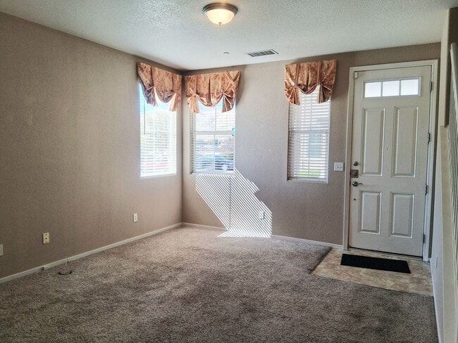 Building Photo - For Rent. 3 Bedroom, 2.5 Bath
