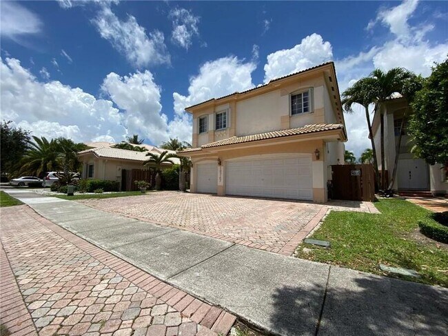 Building Photo - 10747 NW 70th Terrace