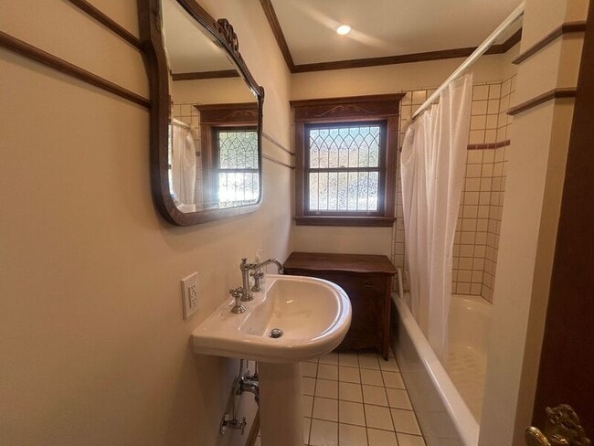 Building Photo - 2434 Florencita Dr W
