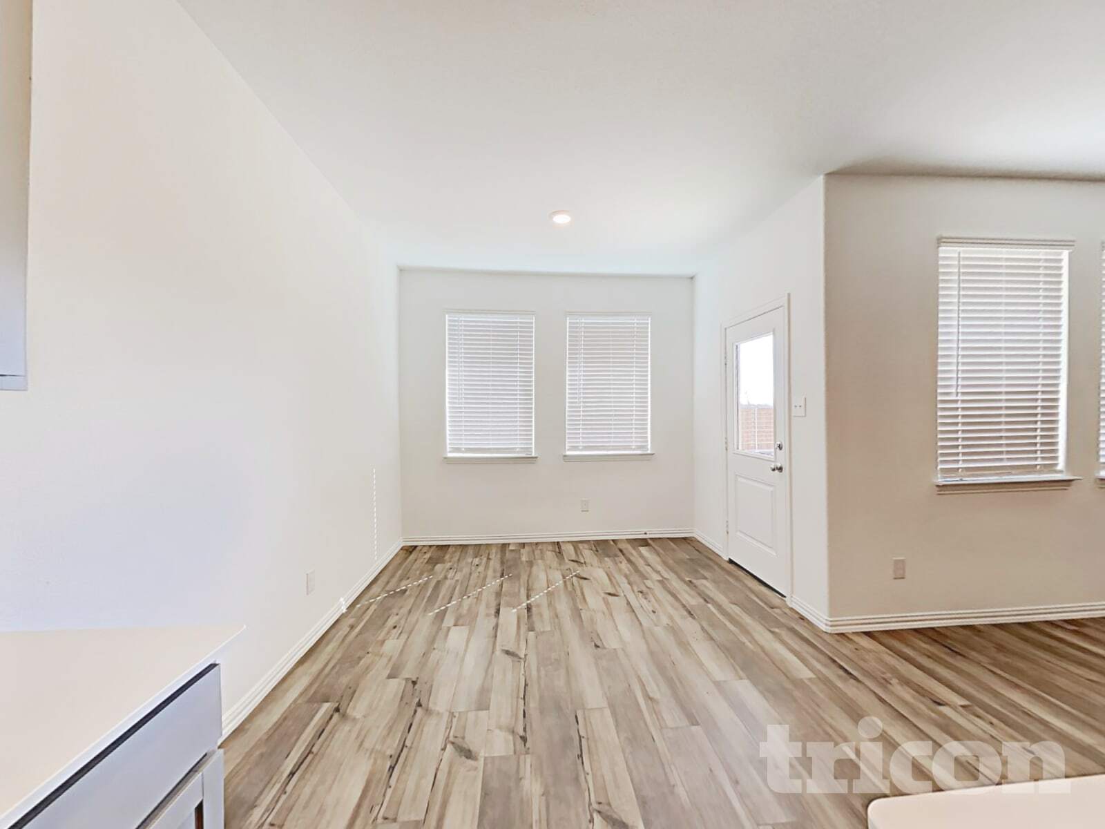 Building Photo - 5416 Montrose Dr