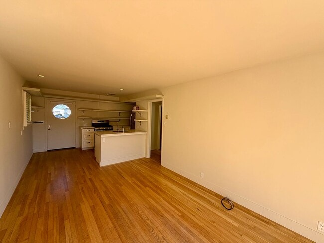 Building Photo - 1072F-A/B-PGPM-T/L-CS