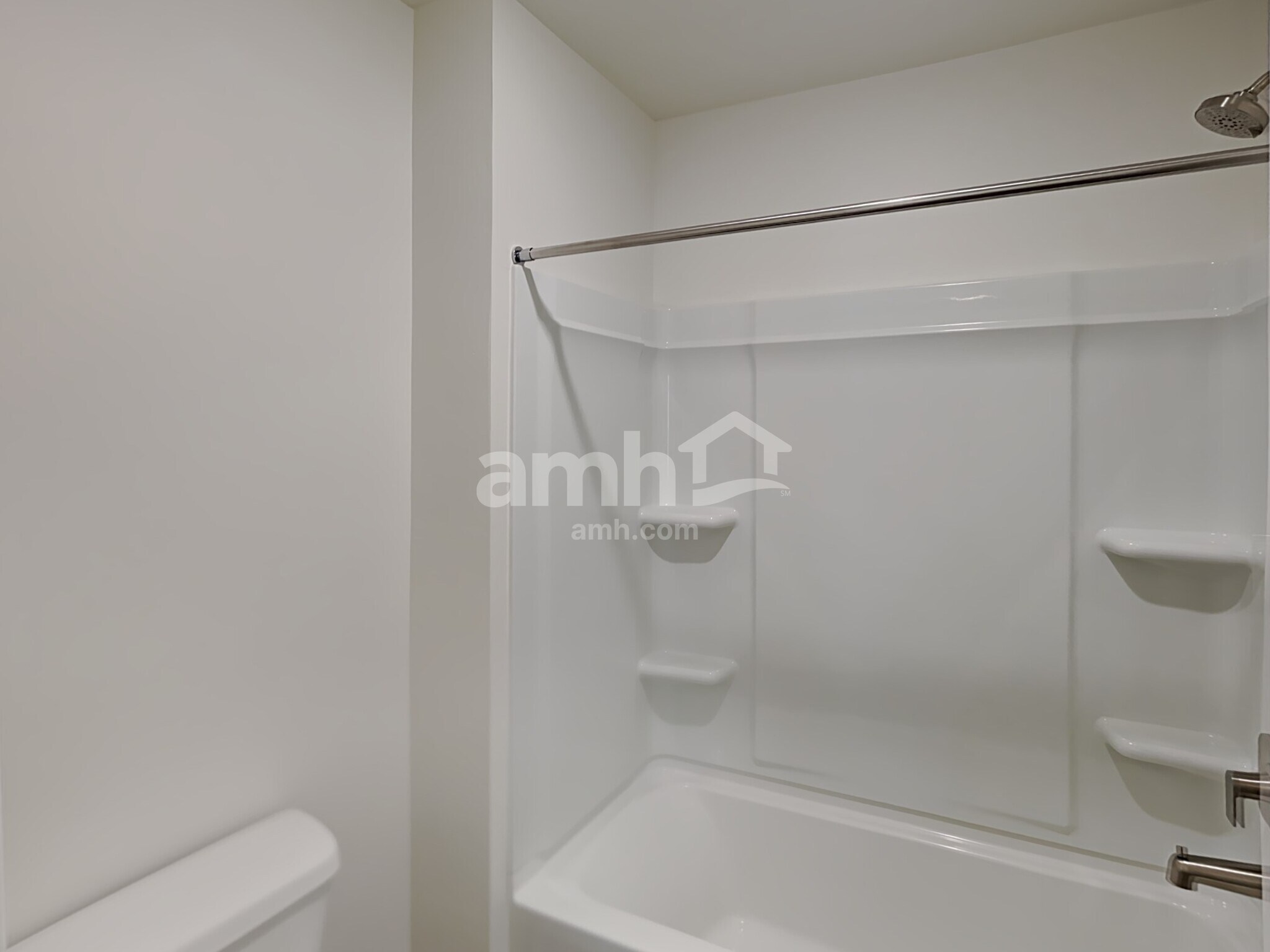 Building Photo - 4292 N Poplar St