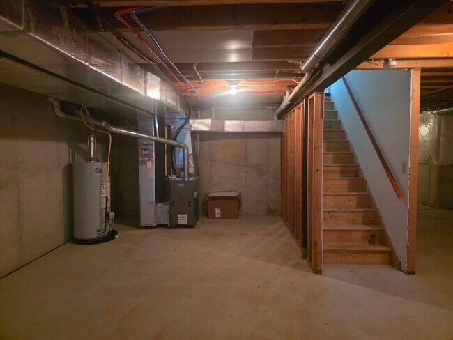 Building Photo - 173 Providence Ln