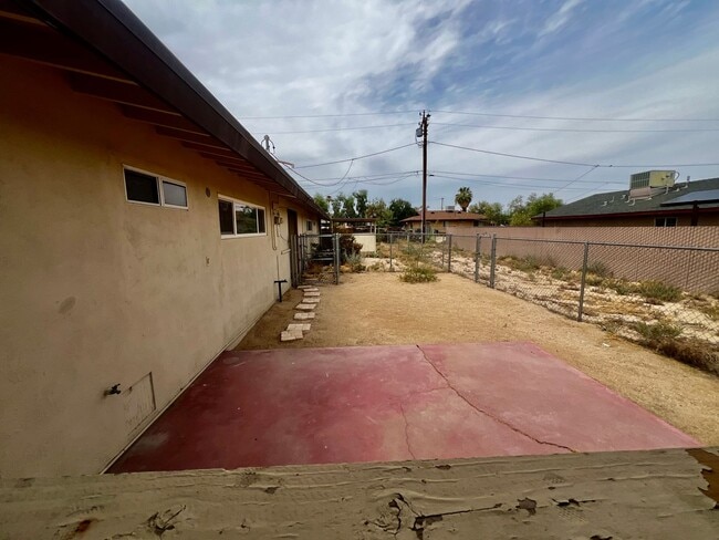 Building Photo - 6370-6370 Tamarisk Ave