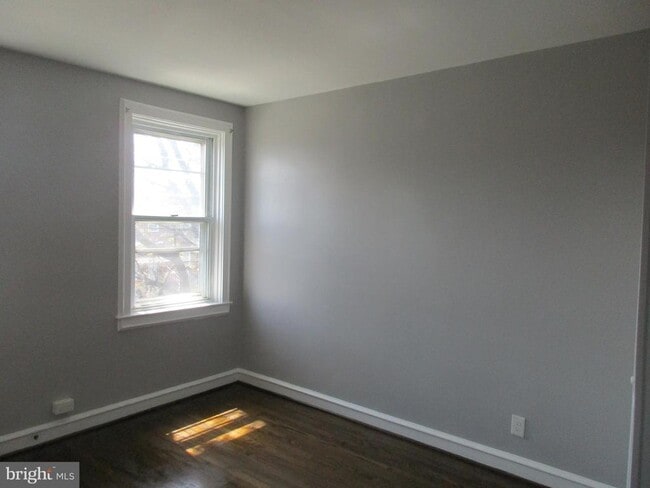 Building Photo - 3558 Juneway