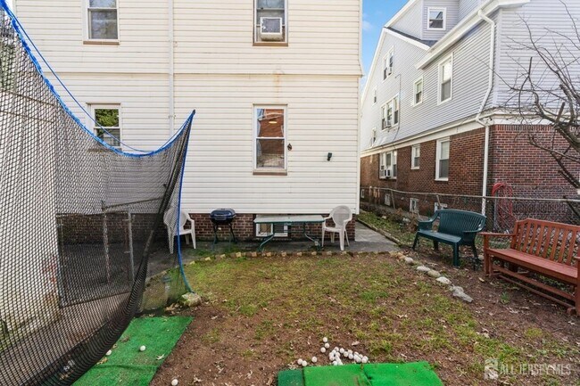 Building Photo - 41-43 Poe Avenue Unit