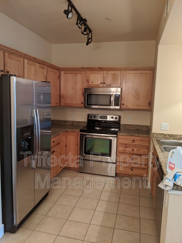 Building Photo - 2445 Windrow Dr