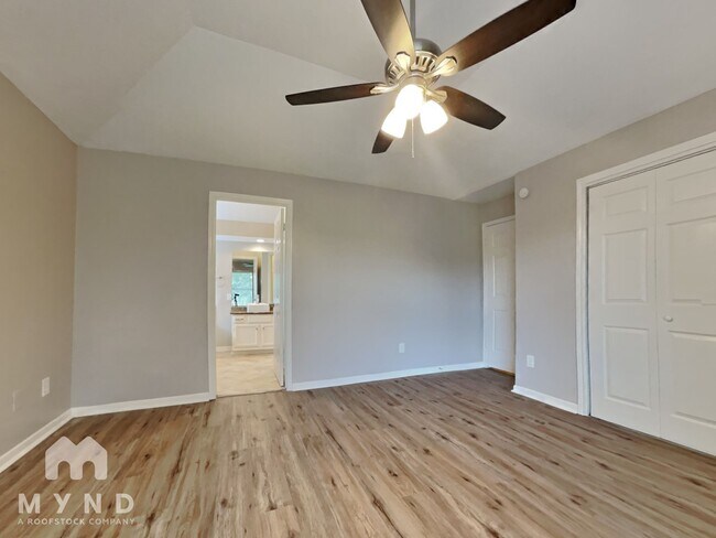 Building Photo - 3707 Lauderwood Ln