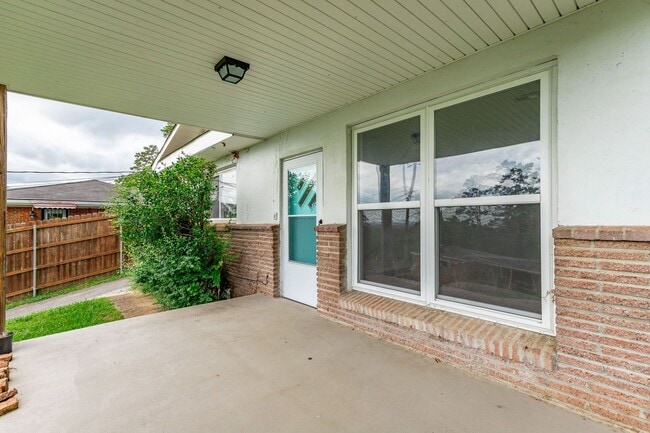 Building Photo - 719 Mcgowan Rd