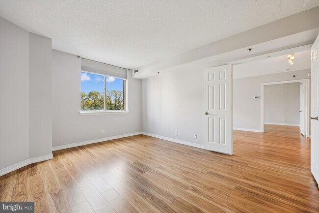 Building Photo - 5809 Nicholson Ln