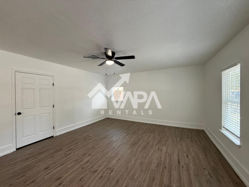 Building Photo - 4019 Sunrise Bluff Dr