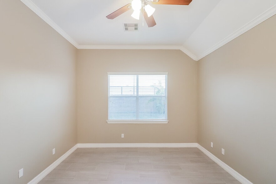 Building Photo - 8414 Parapet Pl