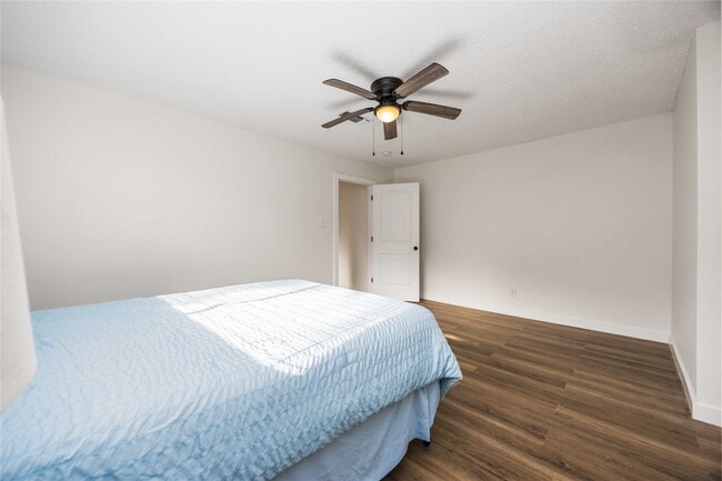 Building Photo - 12418 A Bar Dr