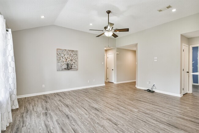 Building Photo - 5703 Alpine Heights Dr