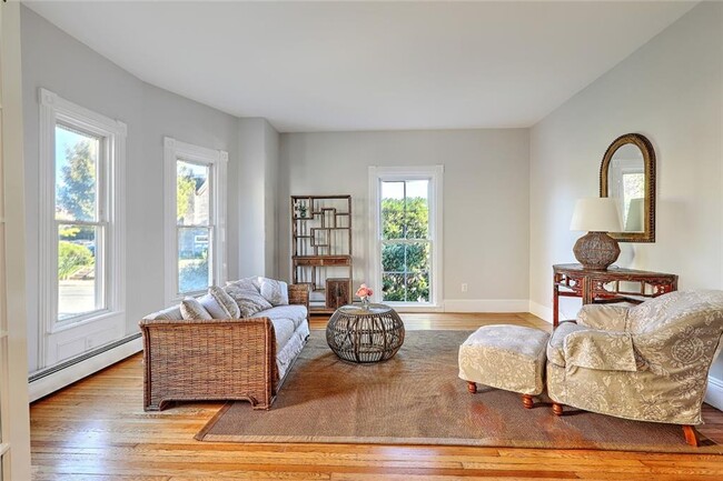 Building Photo - 13 Rhode Island Ave